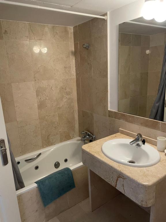 Zdjęcie z galerii obiektu Terrazas Del Mar w mieście Benalmádena