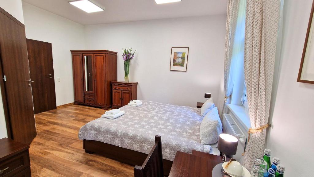 Petite Charlotta - 13