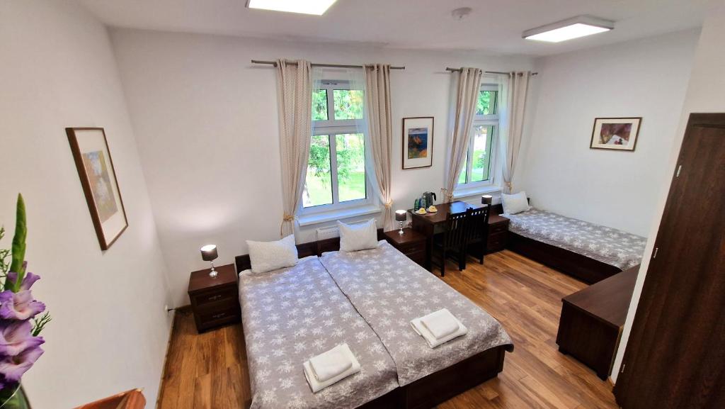 Petite Charlotta - 12