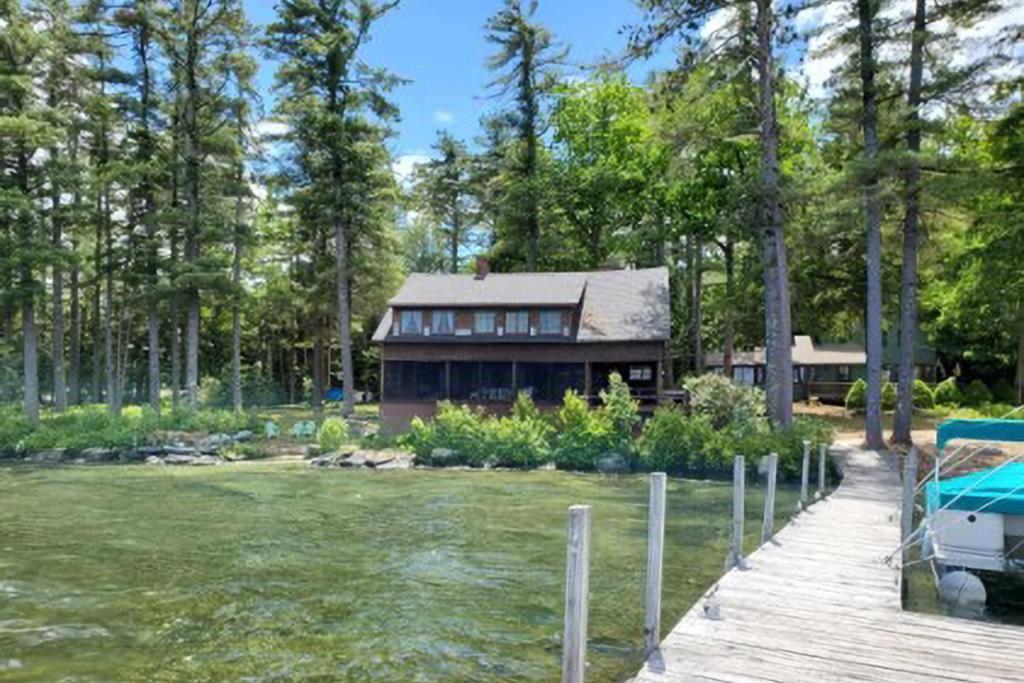 Meredith Lakefront Lodge on Lake Winnipesaukee, Meredith (updated