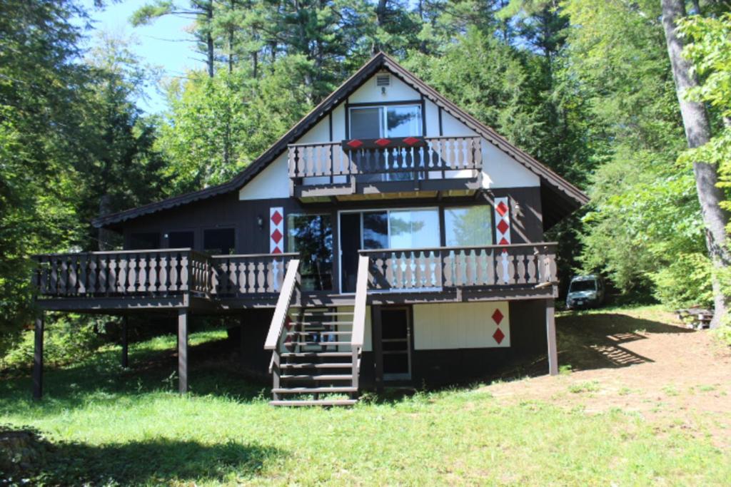 Vacation Home Lakeside Living, Gilford, NH