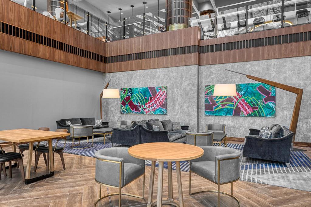Crowne Plaza Atlanta Perimeter at Ravinia by IHG photo