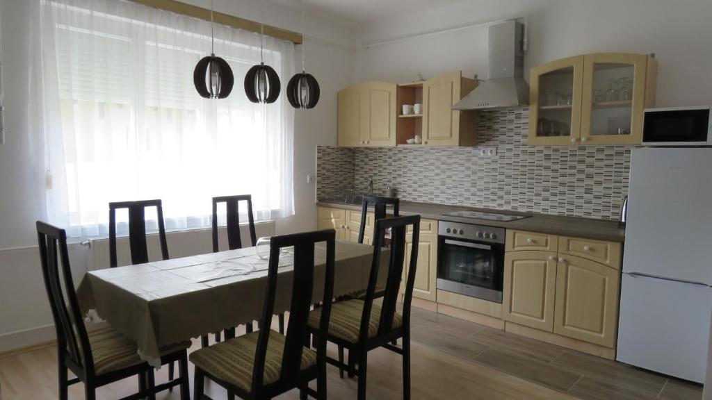 Prostor za ručavanje u apartmanu