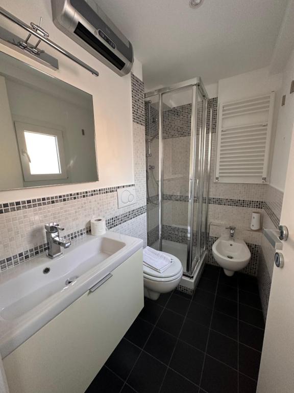 Łazienka w obiekcie A Due Passi - Sanremo Apartments