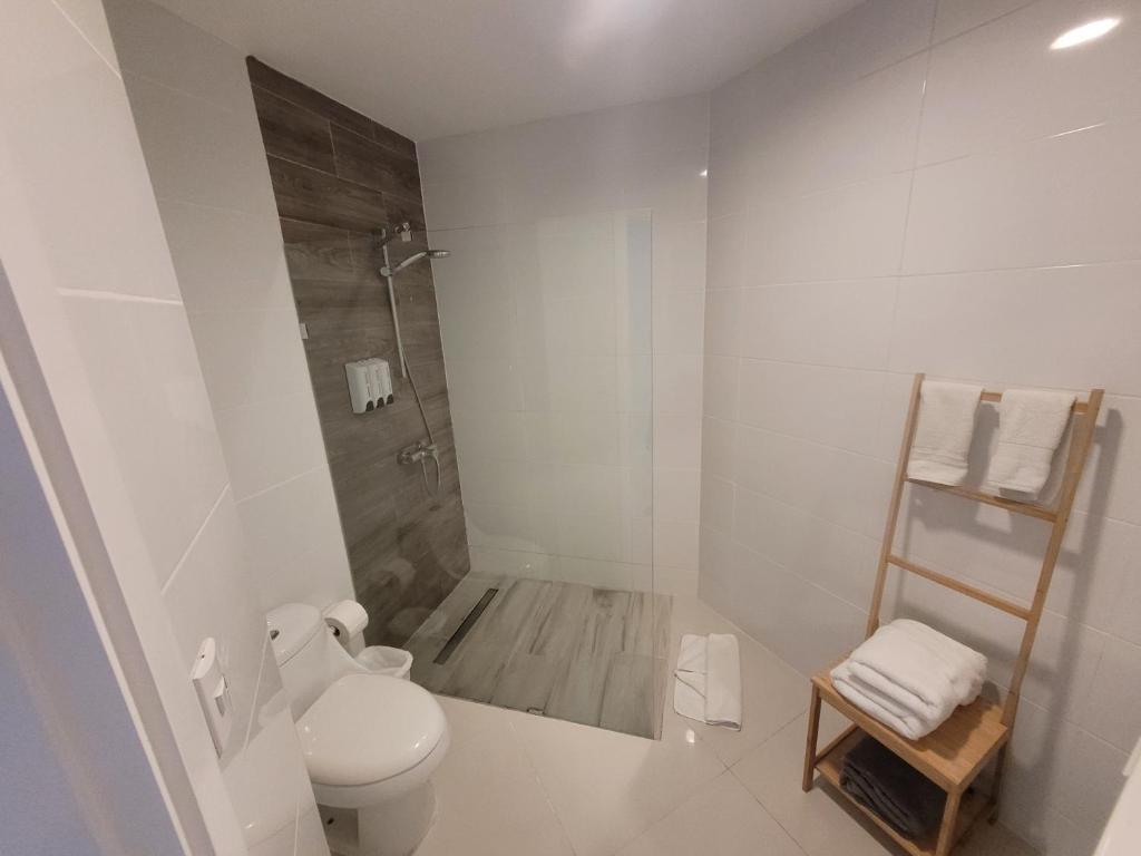 Koupelna v ubytování Seawinds Studio - Beachfront Getaway