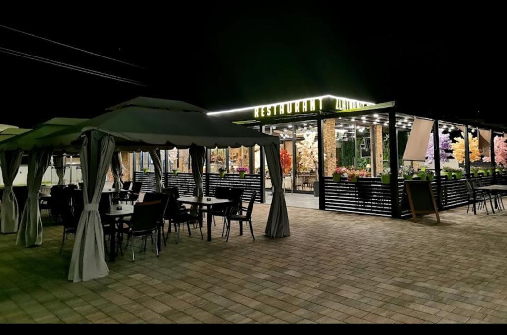 Restaurace v ubytování Zlatna Nit