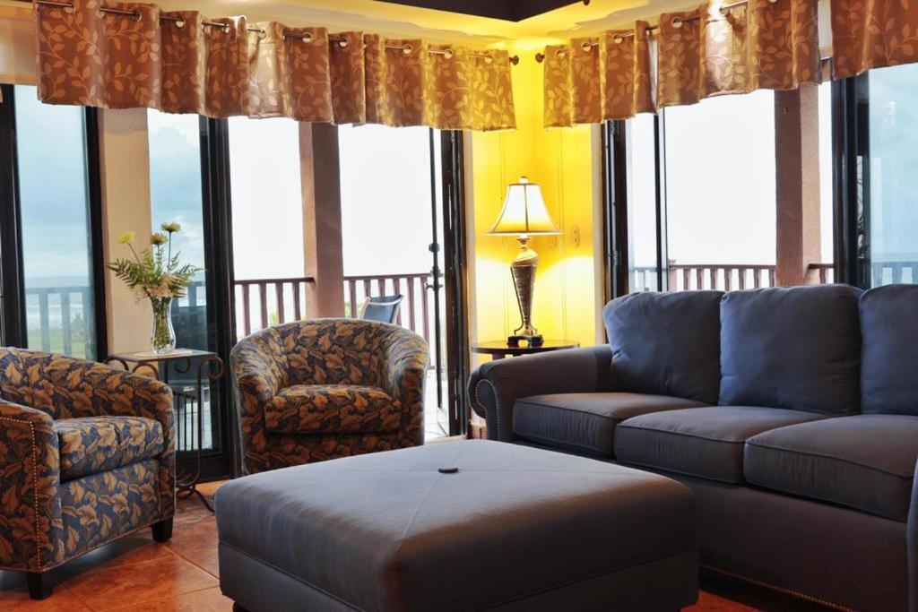 Posezení v ubytování Suite Granada 131 Gran Pacifica Resort