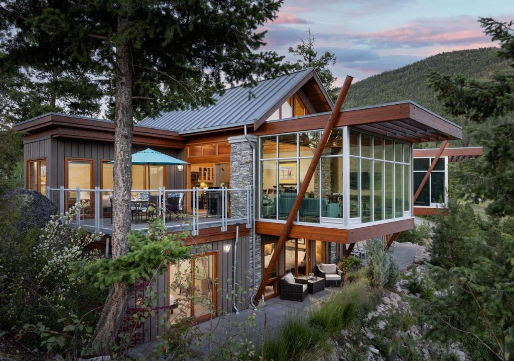 Outback Lakeside Vacation Homes - Three-Bedroom Holiday Home