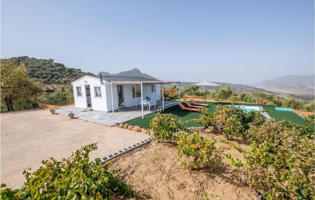 Πισίνα στο ή κοντά στο Awesome Home In El Gastor With Kitchen