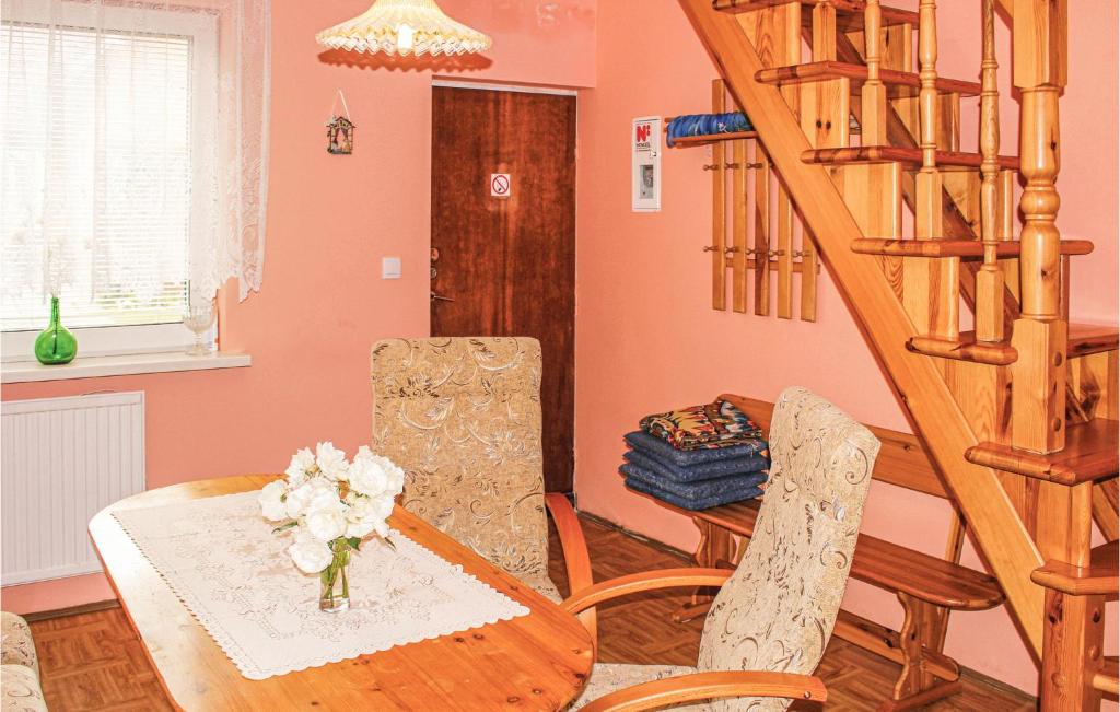 Posedenie v ubytovaní Holiday Home Rewal Olszynowa Ii