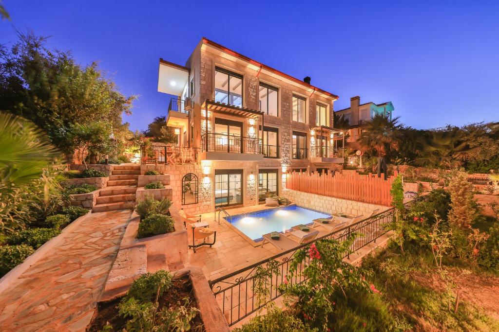 VILLA HUZUR, KAS- Stunning New 3 br with pool.