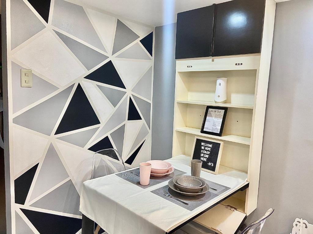 TV a/nebo společenská místnost v ubytování IV’s Condo w/ Netflix, Wifi & Karaoke