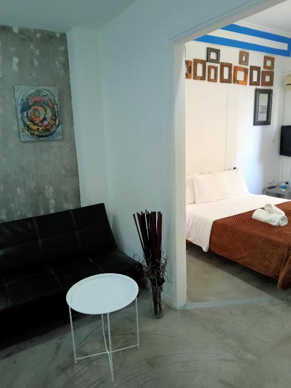 Posteľ alebo postele v izbe v ubytovaní Monastiraki flea market & metro station appartment