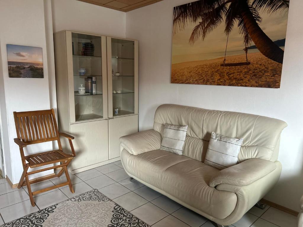 Posezení v ubytování Parkplatz, Einzelbetten, 2 x 55 Zoll TVs, Balkon, Glasfaser Wi-Fi 1000 Mbit, Homeoffice