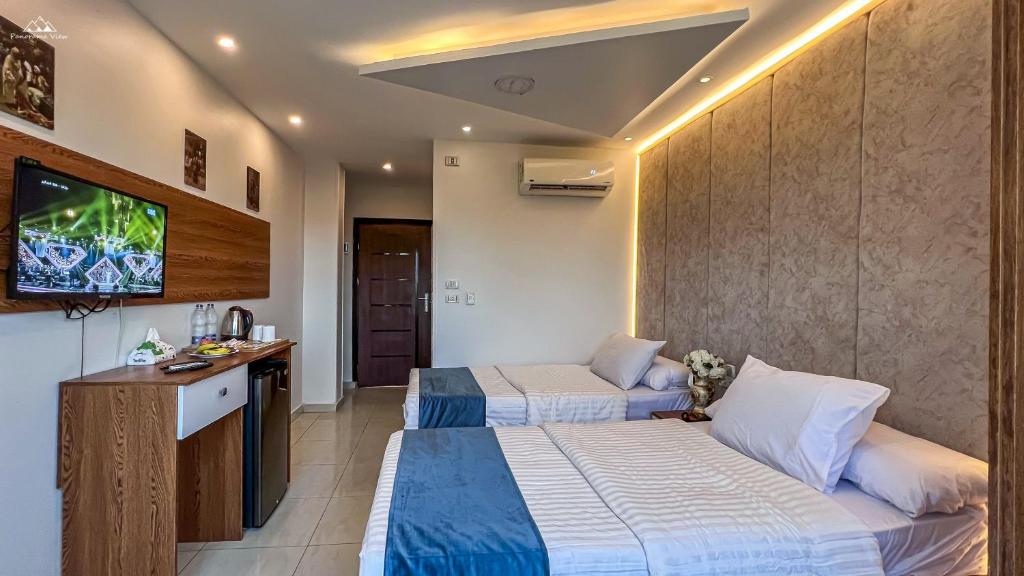 PANORAMA view pyramids - 19