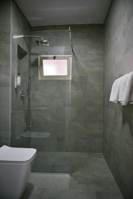 Gevin's Apartment - Image 7