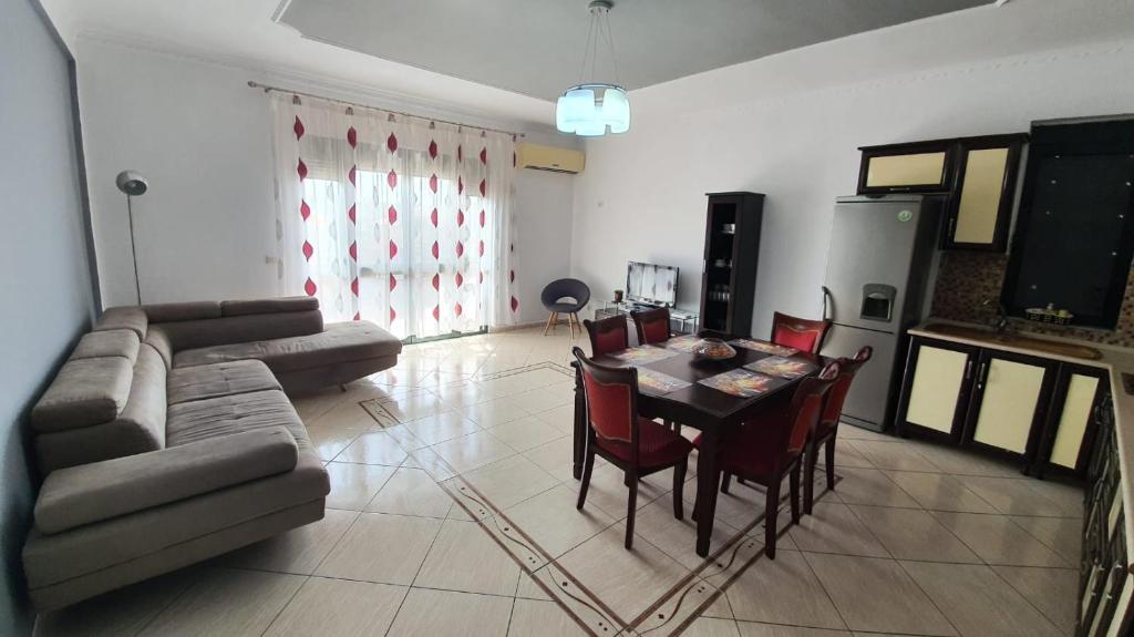 Cozy 2 bedroom /1 Bath Apartment/Tirana