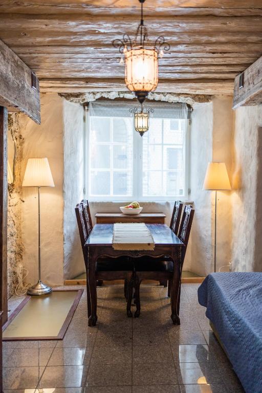 Fotografie z fotogalerie ubytování Historic Old Town Apartment v Tallinnu