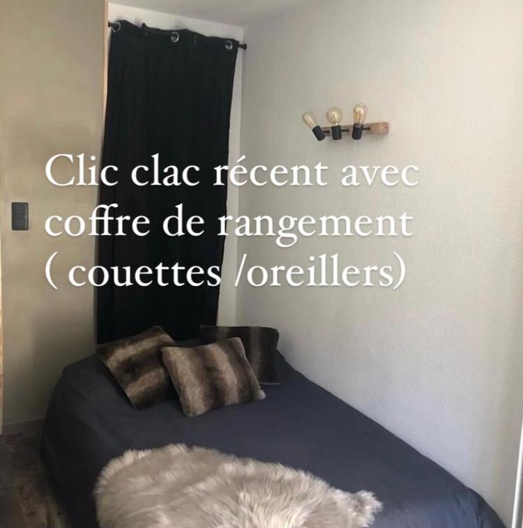 Posteľ alebo postele v izbe v ubytovaní Charmant studio au pieds des remontées mécaniques.
