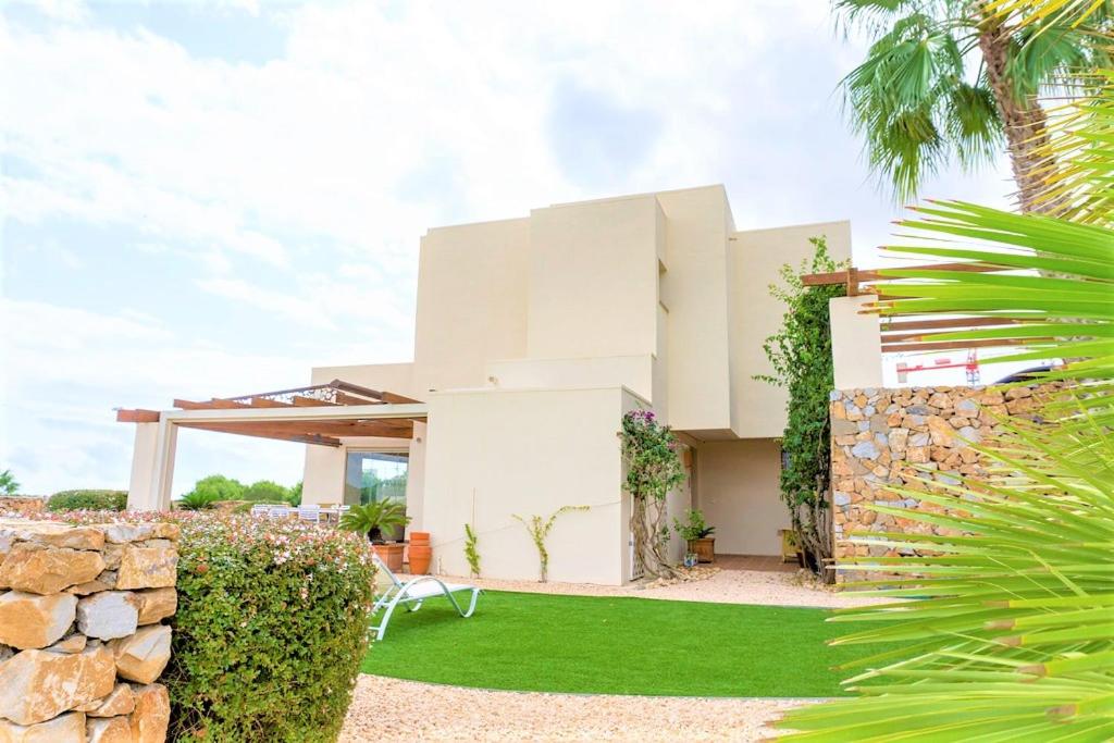 Stunning 3 Bedroom luxury villa on Las Colinas Golf Resort ...