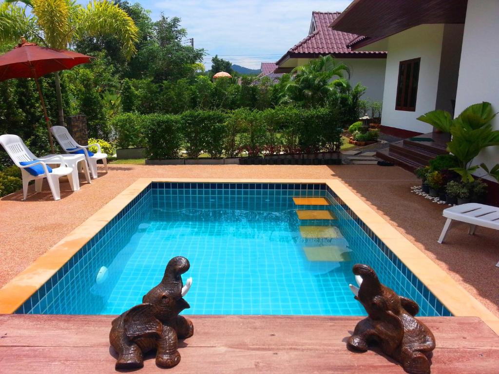 Bazén v ubytování Banburi Villa - 2 Bedroom Private Pool Villa nebo v jeho okolí