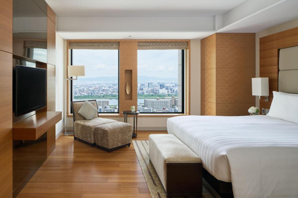 Postel nebo postele na pokoji v ubytování InterContinental Hotel Osaka by IHG