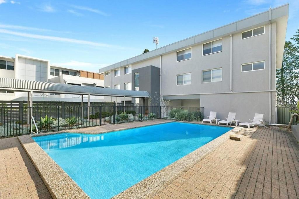 Πισίνα στο ή κοντά στο Regency Court 4