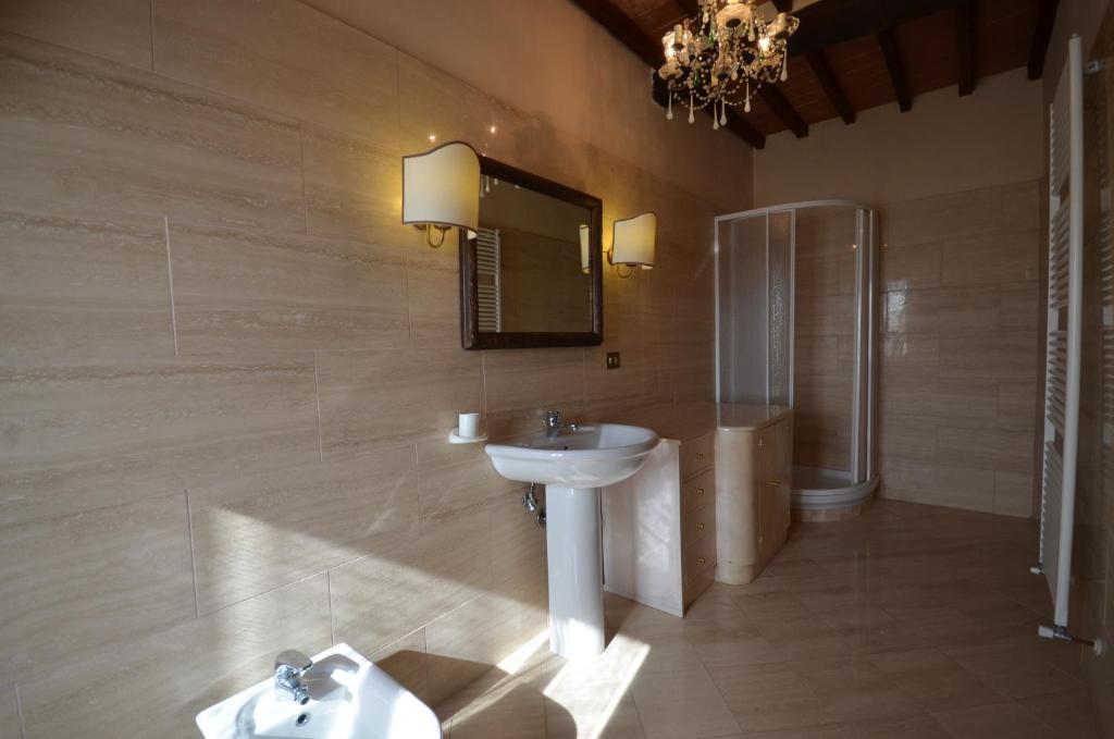 Kúpeľňa v ubytovaní Wonderful villa in Montepulciano