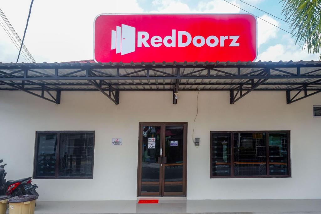 Certifikát, hodnocení, plakát nebo jiný dokument vystavený v ubytování RedDoorz Syariah near RS Soeradji Pemuda Klaten