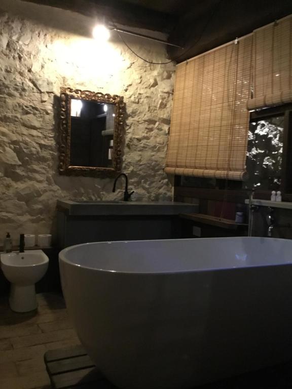 Koupelna v ubytování B&B con SPA il Castello di Lucawest