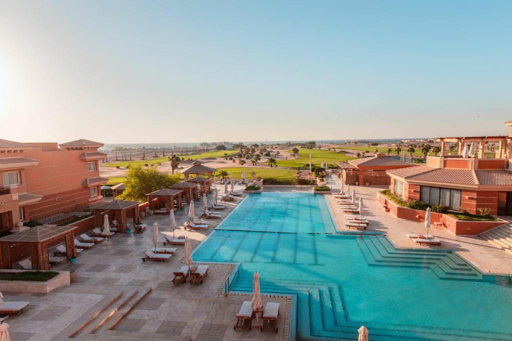 Бассейн в The Cascades Golf Resort, Spa & Thalasso или поблизости