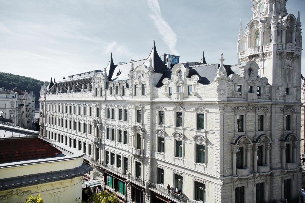 Giselle Vintage Doubles - Adults Only