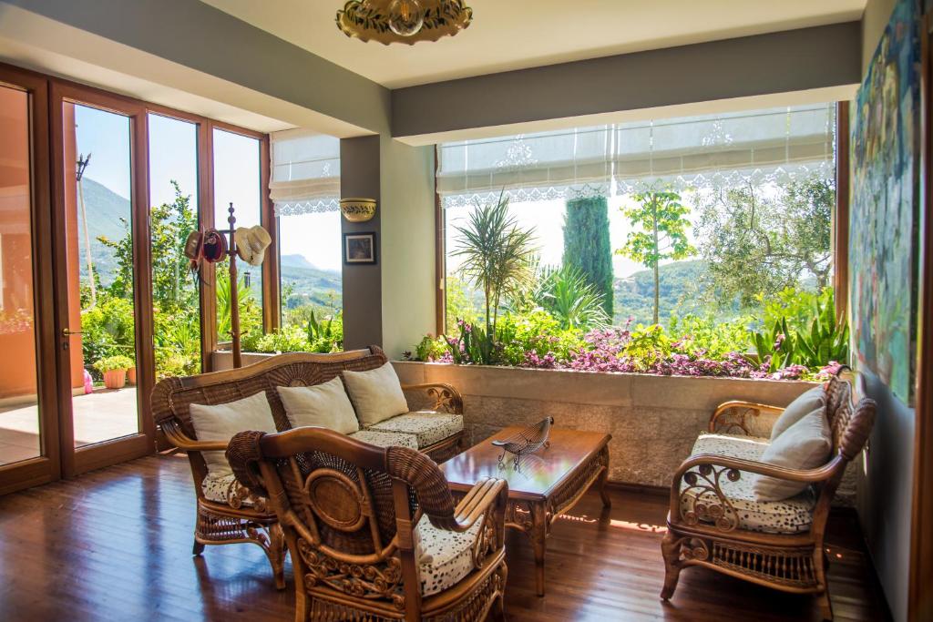 Zahrada ubytování #IoniaHouse Surrel Villa