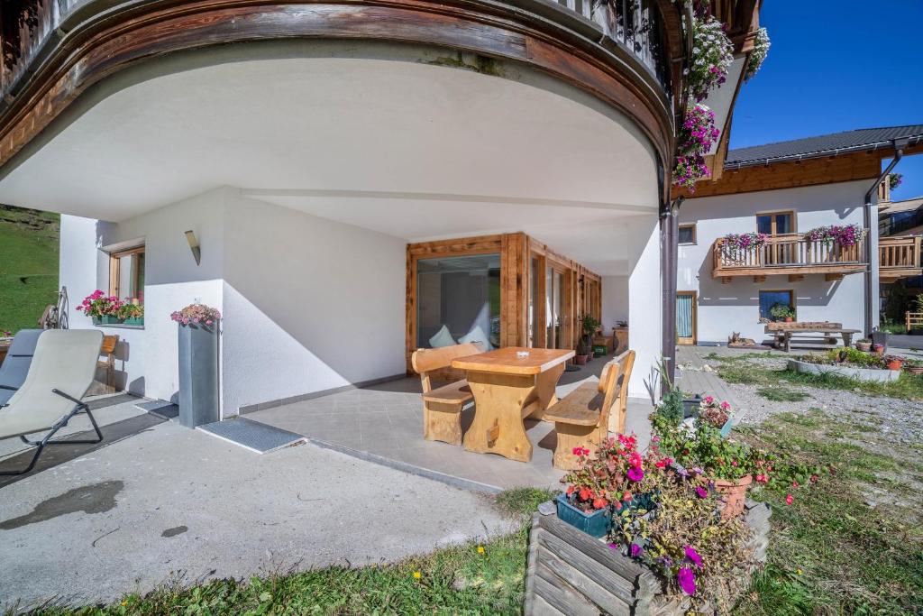 Budova, v ktorej sa apartmán nachádza