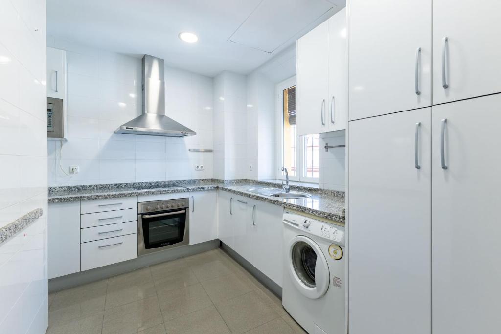 Kuchyň nebo kuchyňský kout v ubytování Terceros City Center Deluxe by Valcambre
