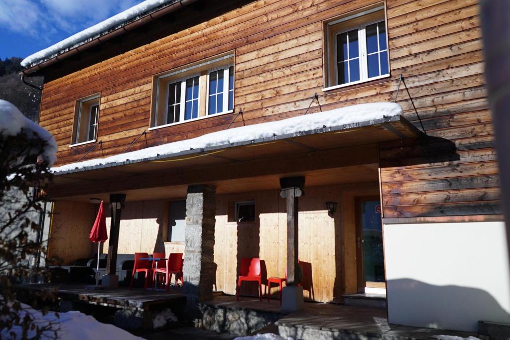Holiday home Altes Zollhaus, Klosters Dorf, Switzerland - Booking.com