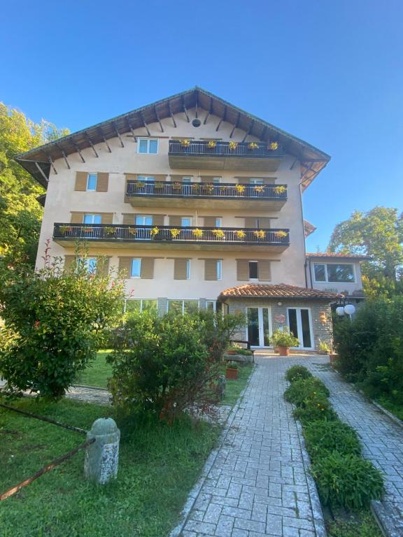 Budova, v ktorej sa hotel nachádza
