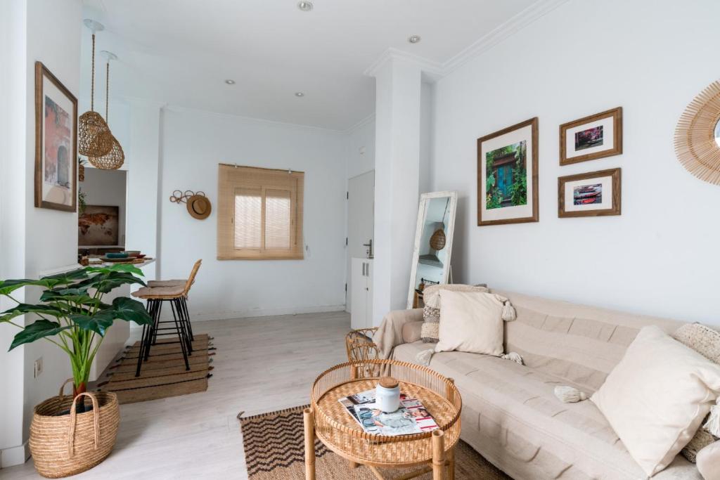 Część wypoczynkowa w obiekcie Oasis con patio y encanto en centro Sevilla