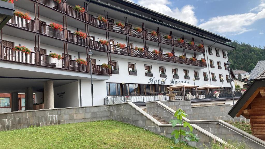 Budova, v ktorej sa hotel nachádza