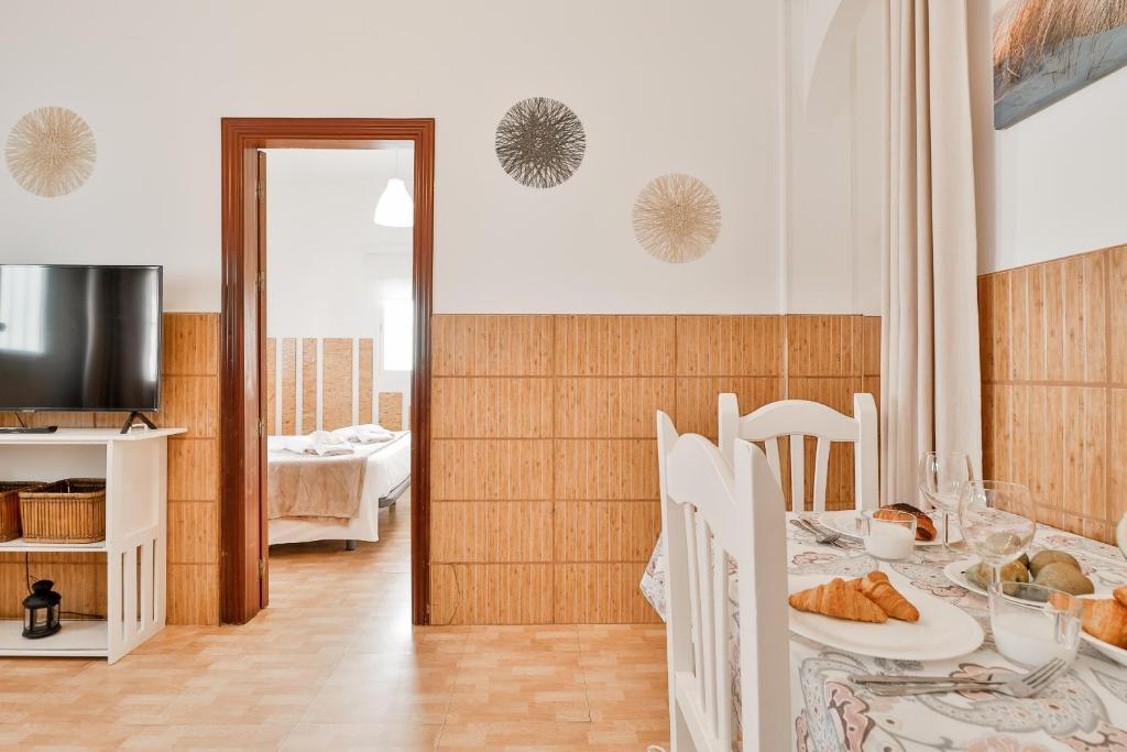 Televízia a/alebo spoločenská miestnosť v ubytovaní C2 - Seaside Pedregalejo 3 Bedrooms Apartment