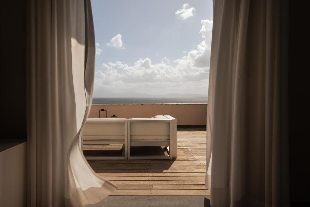 Caracciolo 13 Rooftop & Suites陽台或露臺
