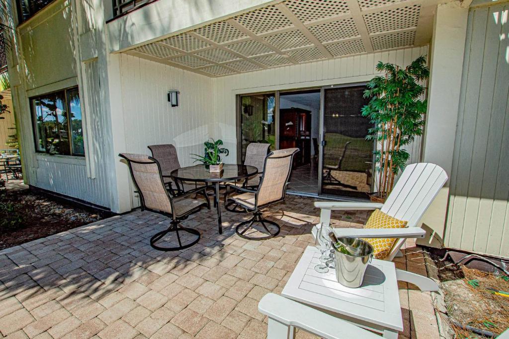 Newly Listed 20 percent off Golf and Tennis Community Golf Grandeur