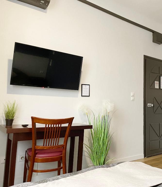 L'EMBLEME - BOUTIQUE HOTEL - Suite Met Uitzicht Op De Stad