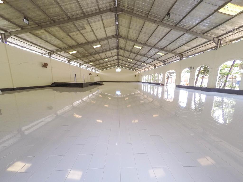 Fotografie z fotogalerie ubytování Mahkota Hotel v destinaci Genteng-kulon