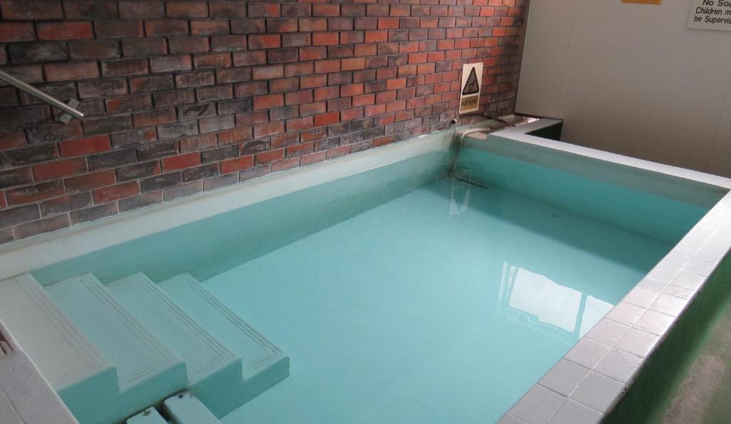 Kuirau Park Motor Lodge- Thermal Mineral pool - Resim 4