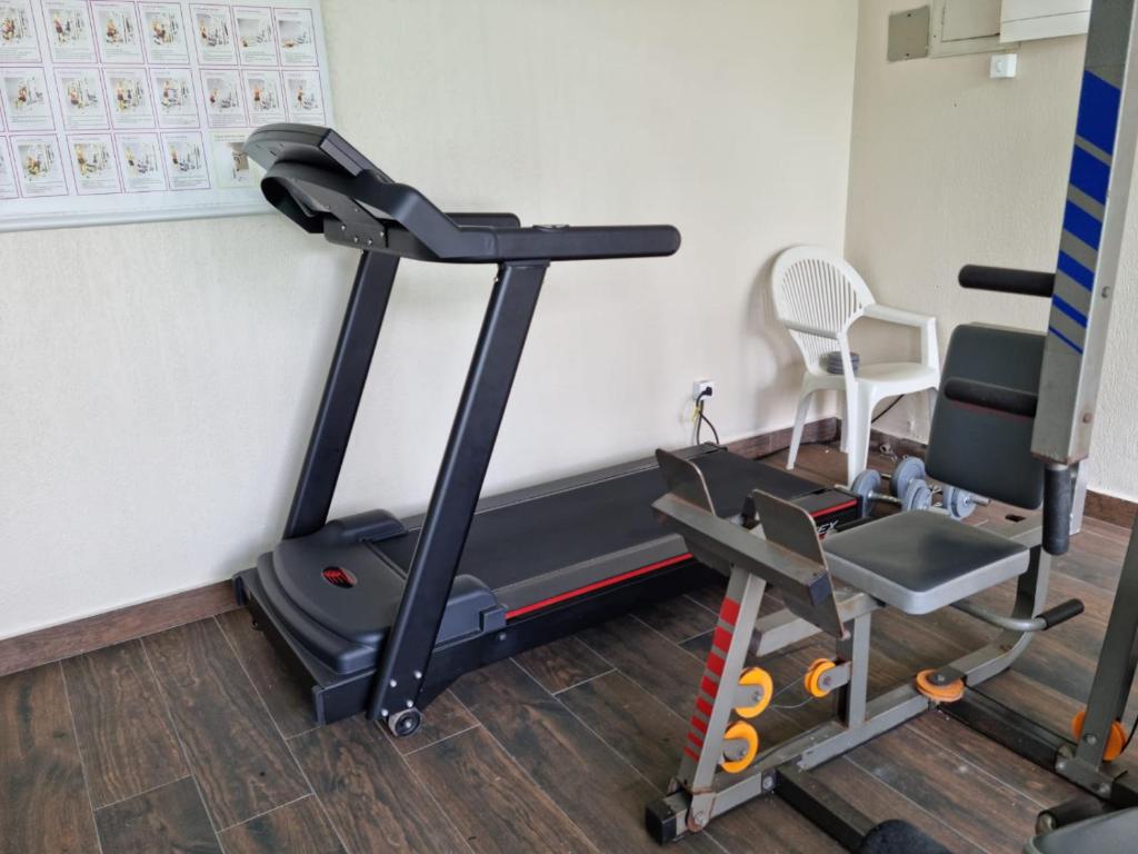 Fitness centrum a/nebo fitness zařízení v ubytování Hotel Rouver
