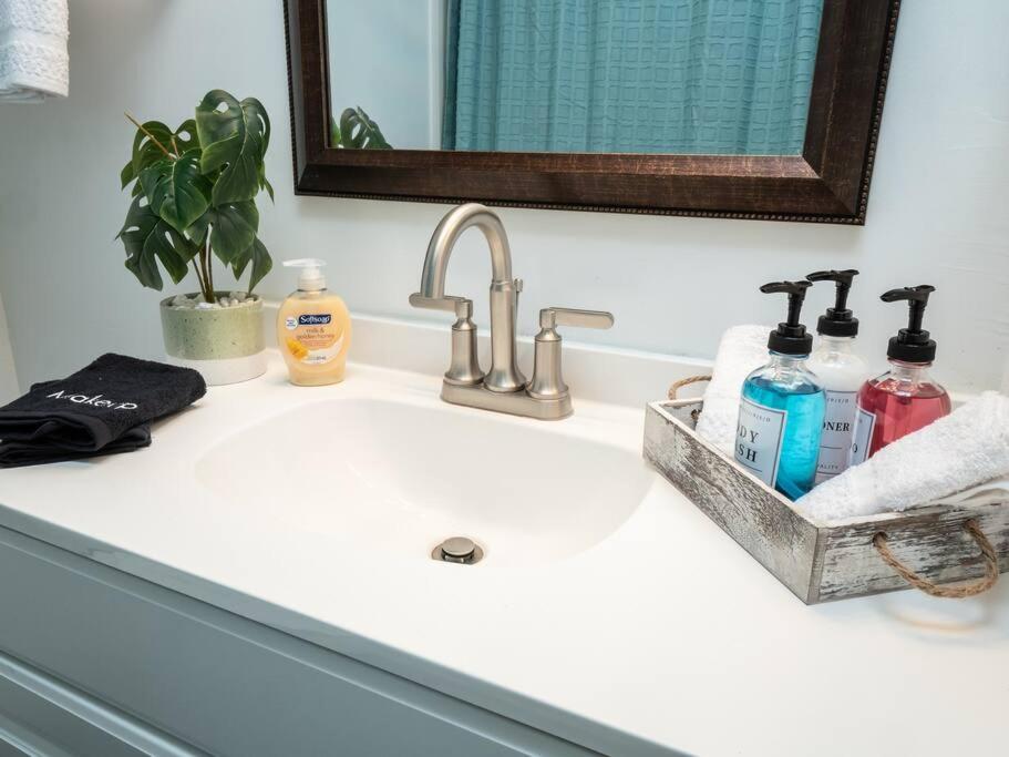 Fotografie z fotogalerie ubytování Spacious Condo Mins to Shands, University, & DOWNTOWN! v destinaci Gainesville