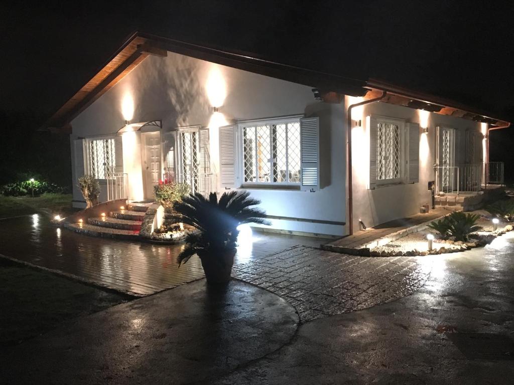 Bazén v ubytovaní IL Casale Di Gio alebo v jeho blízkosti
