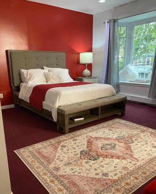 Cama o camas de una habitación en Room at The Oasis