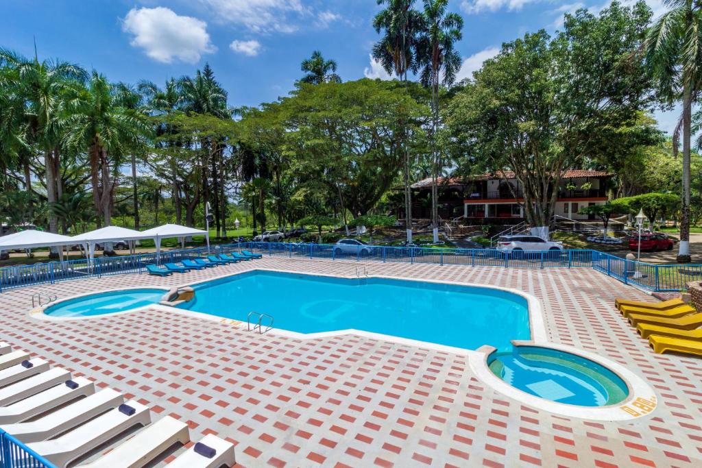 Bazén v ubytování Hotel El Danubio Campestre nebo v jeho okolí